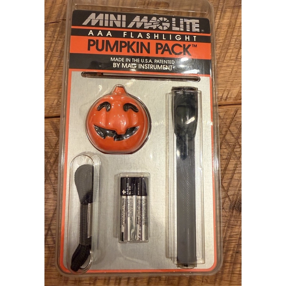 VTG 1989 Mini Maglite Pumpkin Pack M3A516 Halloween Flashlight NOS Sealed RARE